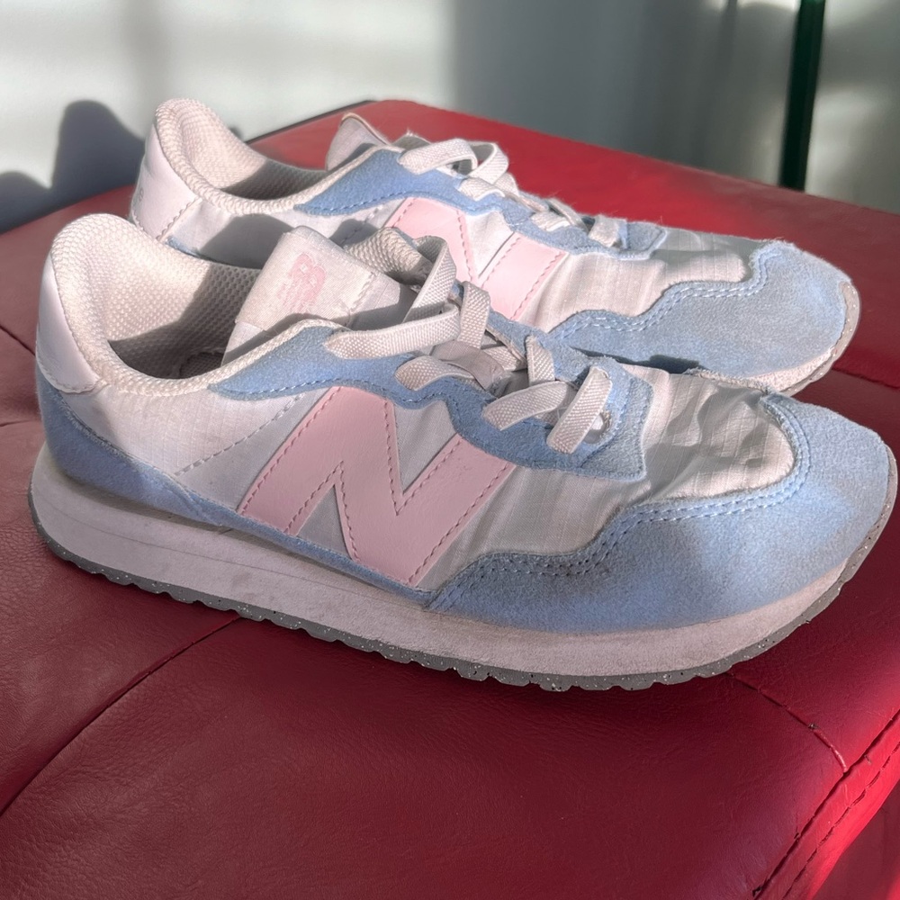 New Balance Kids' White and Light Blue Sneakers kids 2.5